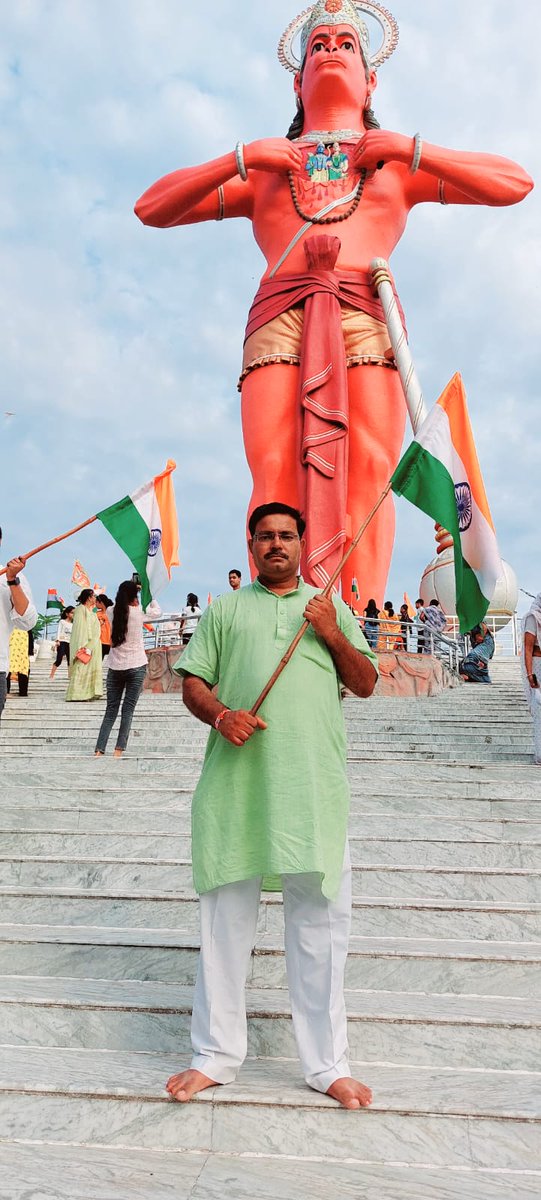 gyanenderfdc's tweet image. भारत का जो करना नमन छोड़ दे, कह दो वह मेरा वतन छोड़ दे,
मजहब प्यारा है जिसे देश नहीं, वो इसकी मिट्टी में होना दफन छोड़ दे..!!
#azadikaamritmahotsav2022