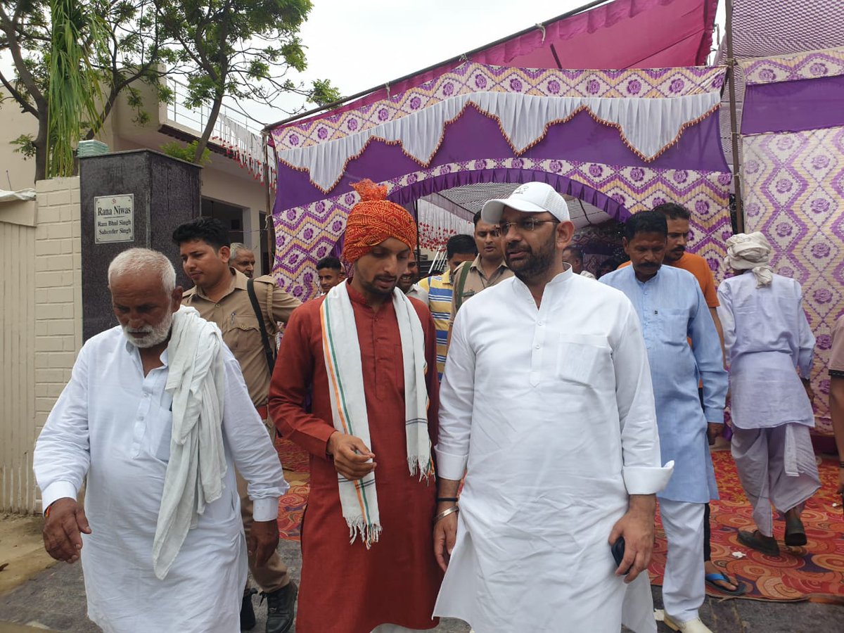 OfficePankajMLA's tweet photo. विधानसभा क्षेत्र में अपनों के बीच https://t.co/OqTpCMtfel