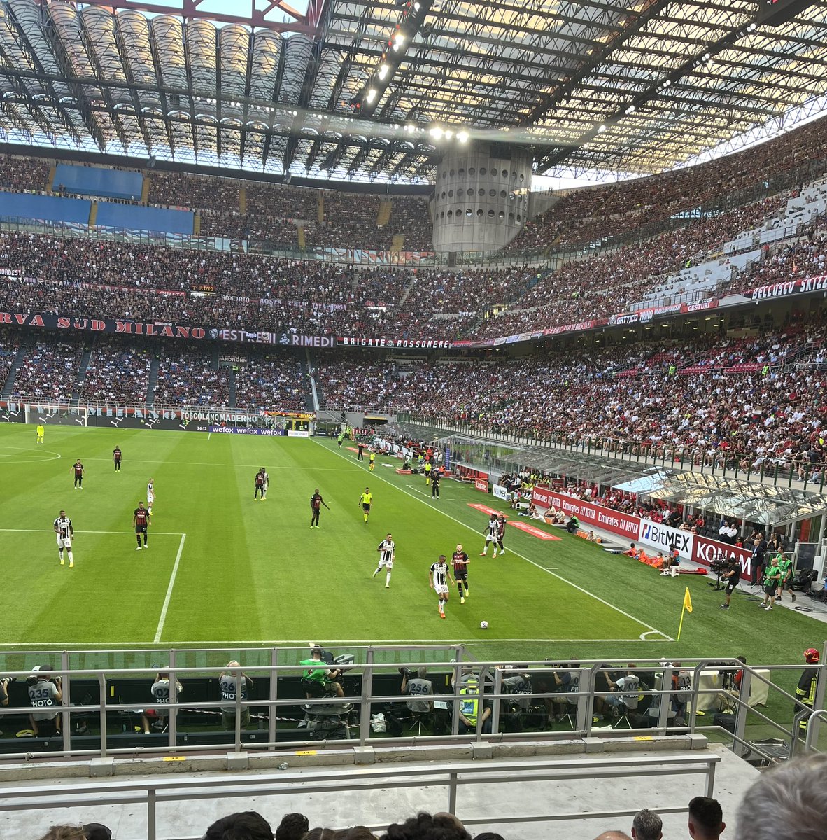 Mauri983's tweet photo. @TheoHernandez @acmilan 🤩🤩🤩 https://t.co/qQohmjjX67