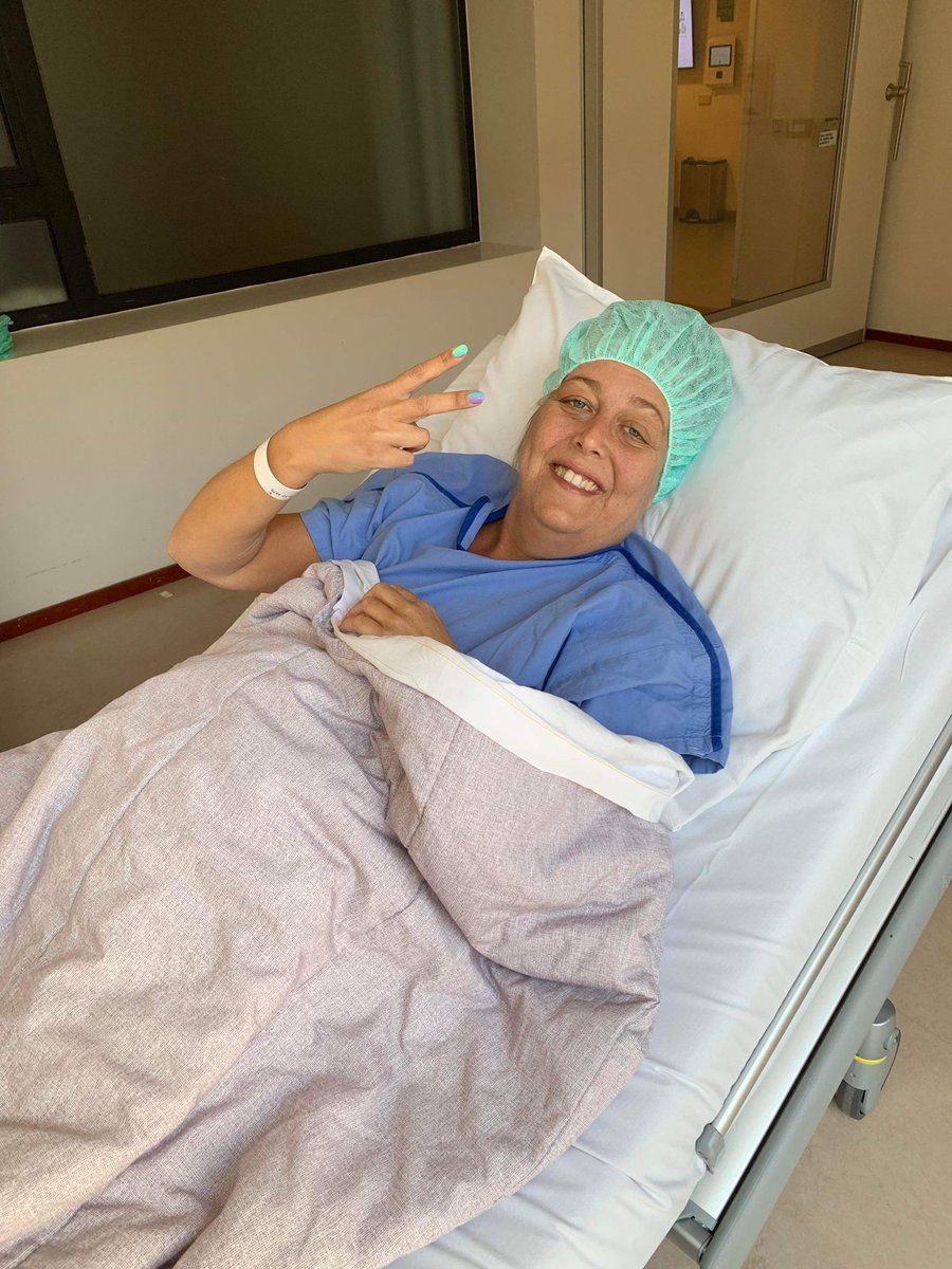 RenatedGroot's tweet photo. Vandaag Was ik in het ziekenhuis er is een drain geplaatst met een kraantje waardoor het vocht uit mijn buik aan en het werkt dan de operatie is hartstikke goed gegaan ik lig nu bij te komen￼￼ https://t.co/SchQXrRrFf