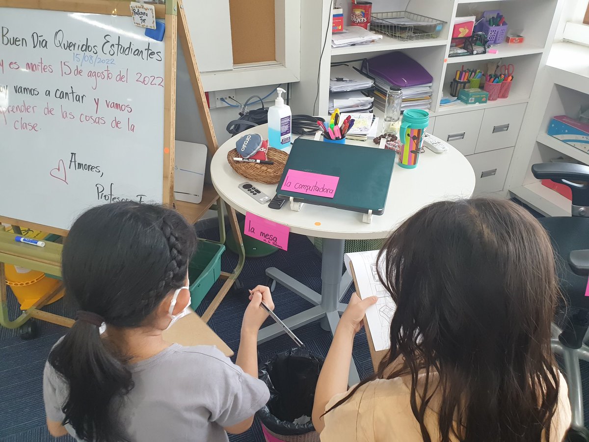 FernaLatorre's tweet photo. @AISCElementary Grade3 &amp; 4 go on a scavenger hunt. We learn by moving around, by being curious &amp; engage in fun learning Español! @AISCLanguage @AISChennai #AISCSpanish https://t.co/XHQbqmxMbU
