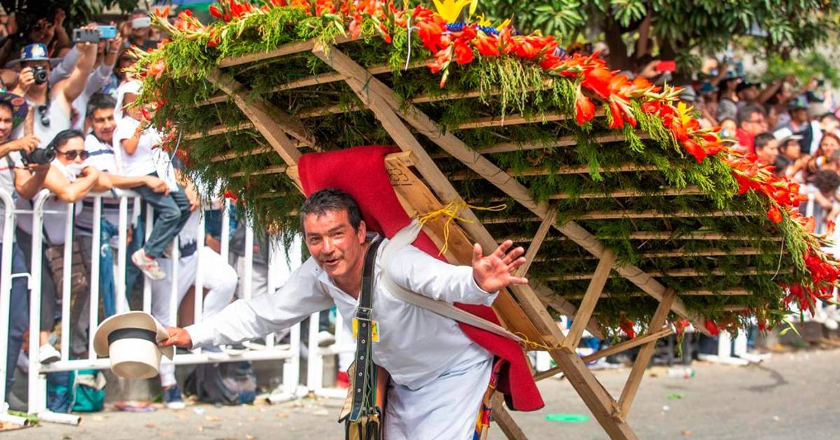 Al concluir nuestra feria de las flores, GRATITUD con los silleteros que mantienen viva la tradición y con los ciudadanos de Medellín. El reto tiene que ser siempre que nuestra Feria sea una fiesta de la vida. Flores para Santa Elena, flores para Medellín: ¡Antioquia es Mágica!
