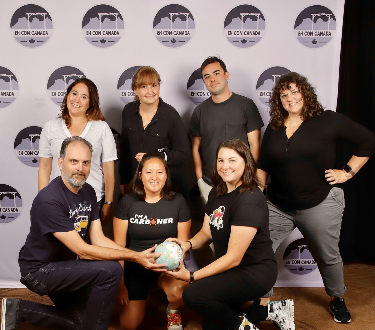 amilin5's tweet photo. The best team ever ⚽️❤️funny genuine and kind #ehcon22 #WynonnaEarp #BringWynonnaHome @emtothea and @bongotummy #mattdoyle thanks 😊 https://t.co/cGfzegBO2j
