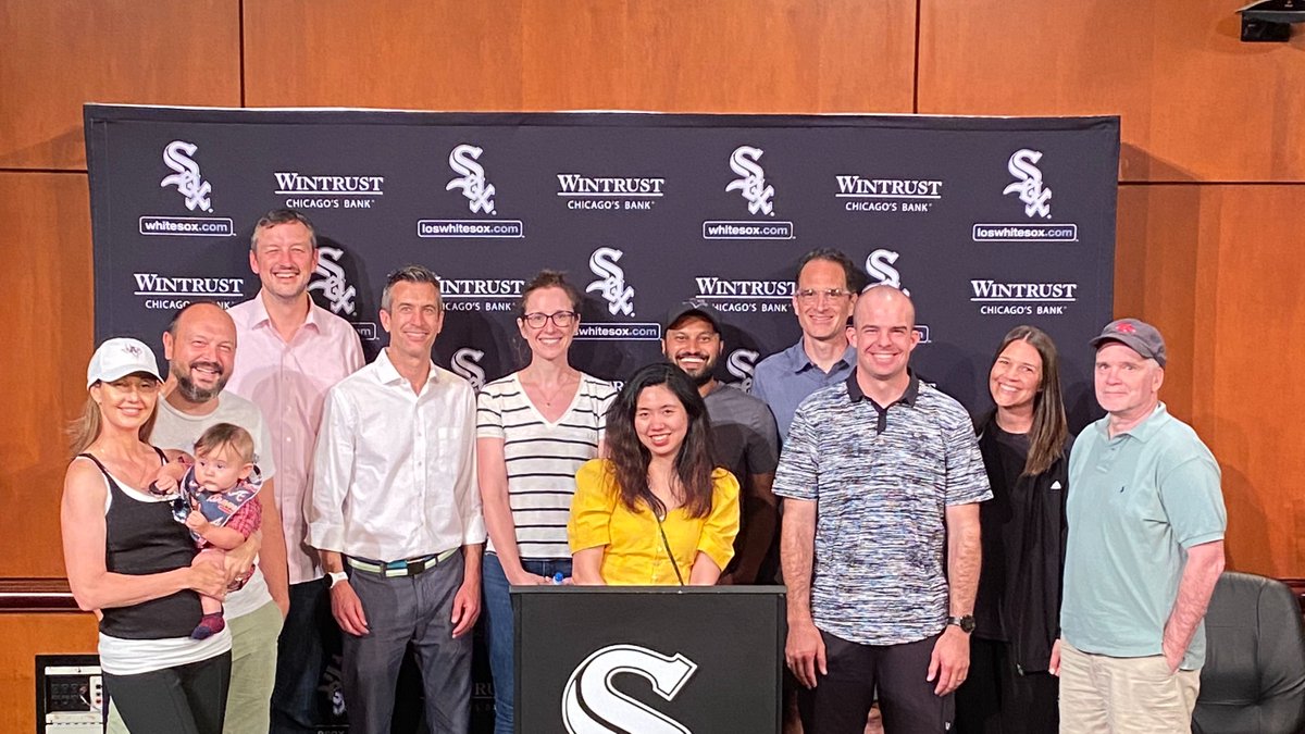 AMASportSIG's tweet photo. Our Summer @AMA_Marketing special session and social were home runs!

Thanks to Dr. Ashley Stadler Blank (@XavierU), Dr. Lane Wakefield (@Baylor_Business), and John Markiewicz (@whitesox) for facilitating.

See everyone in Nashville for AMA Winter in February. https://t.co/ZevZ91WKsG