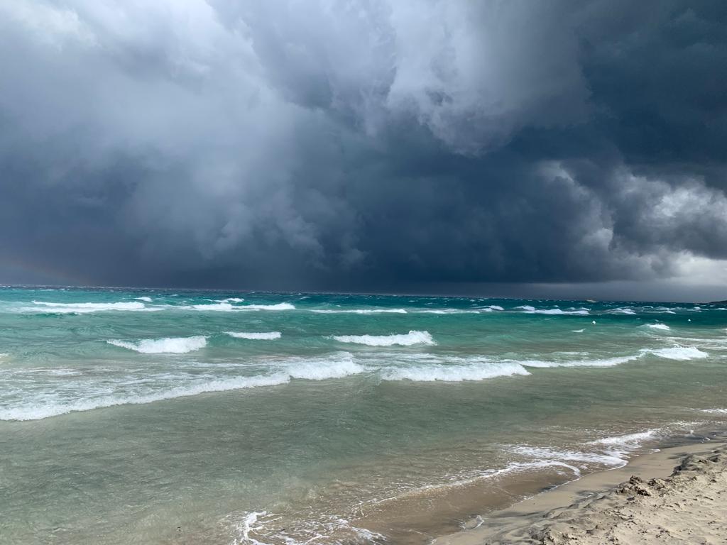 Astrid73442820's tweet photo. Bellissimo anche quand'è "nero"
#alimini #Otranto #salento #puglia 💙 https://t.co/w6QtIQ45XM