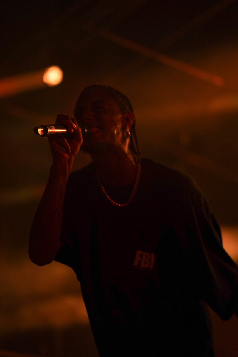 KFFRMD's tweet photo. Quelques petites photos de @XTRMSLIMKA pour @plus33rap qui a mis le feu au festival d’Anières en Suisse🇨🇭🫶🏽
#slimka #photography #concert #rap https://t.co/eZG290nhmP