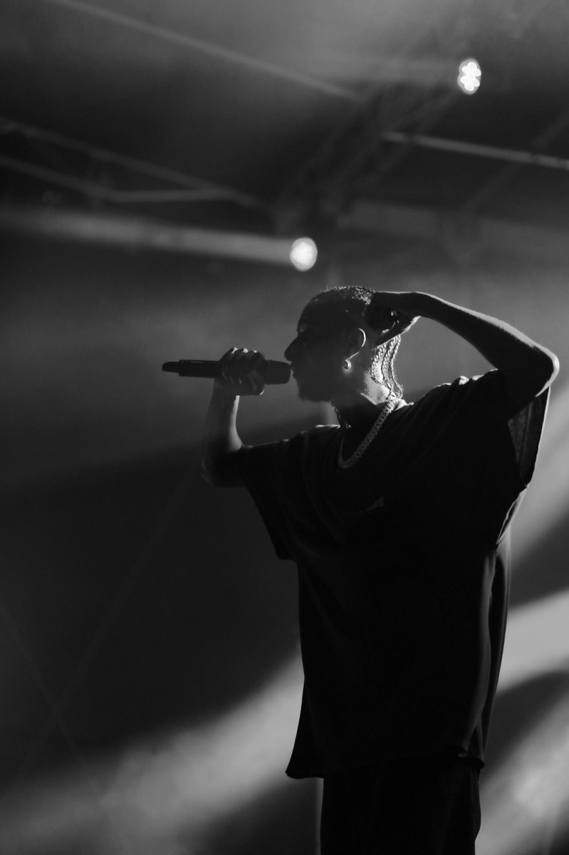 KFFRMD's tweet photo. Quelques petites photos de @XTRMSLIMKA pour @plus33rap qui a mis le feu au festival d’Anières en Suisse🇨🇭🫶🏽
#slimka #photography #concert #rap https://t.co/eZG290nhmP
