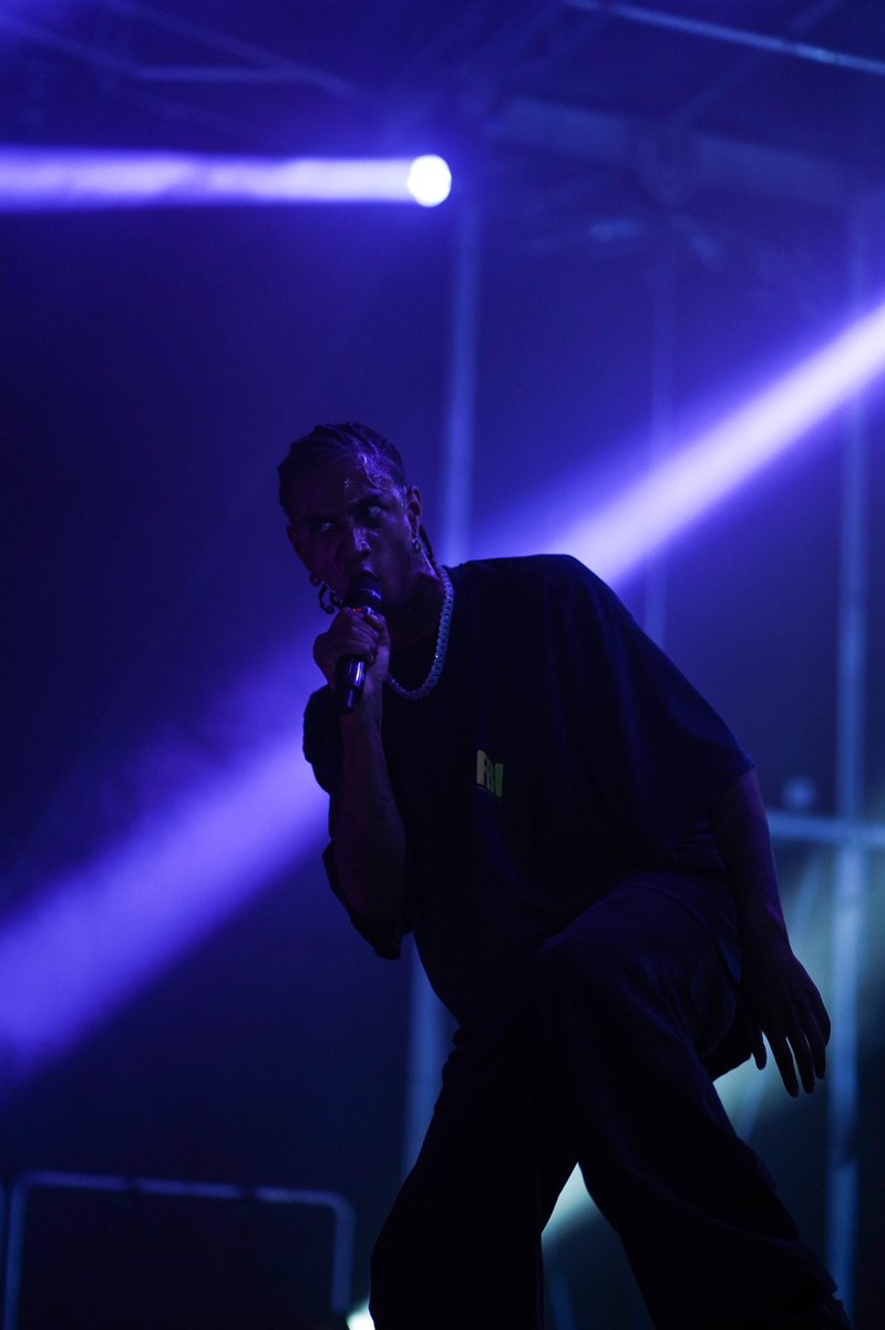 KFFRMD's tweet photo. Quelques petites photos de @XTRMSLIMKA pour @plus33rap qui a mis le feu au festival d’Anières en Suisse🇨🇭🫶🏽
#slimka #photography #concert #rap https://t.co/eZG290nhmP