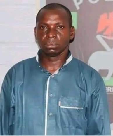 ChidiOdinkalu's tweet photo. They're both professional kidnappers whose dead victims include officers of #Nigeria's security services.

One got the death sentence; the other has been sentenced to 7 yrs &amp; cld be out of prison by 2025. Guess who....? https://t.co/LSvLKZnAhD