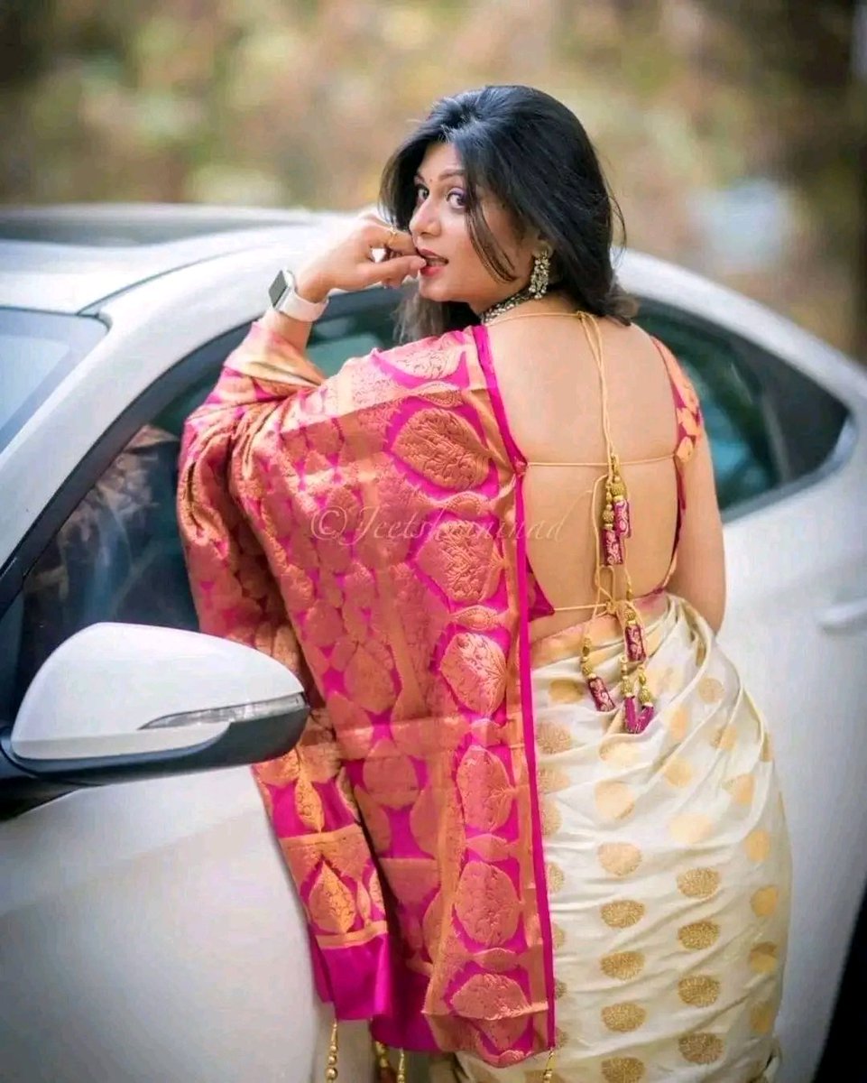 shalinibhabhi's tweet photo. अपनी शादी सुधा जिंदगी से असंतुष्ट सभी मर्दों को खुश रखने के मिशन पे निकली हु..😋🍭 https://t.co/EbTpAg21ej
