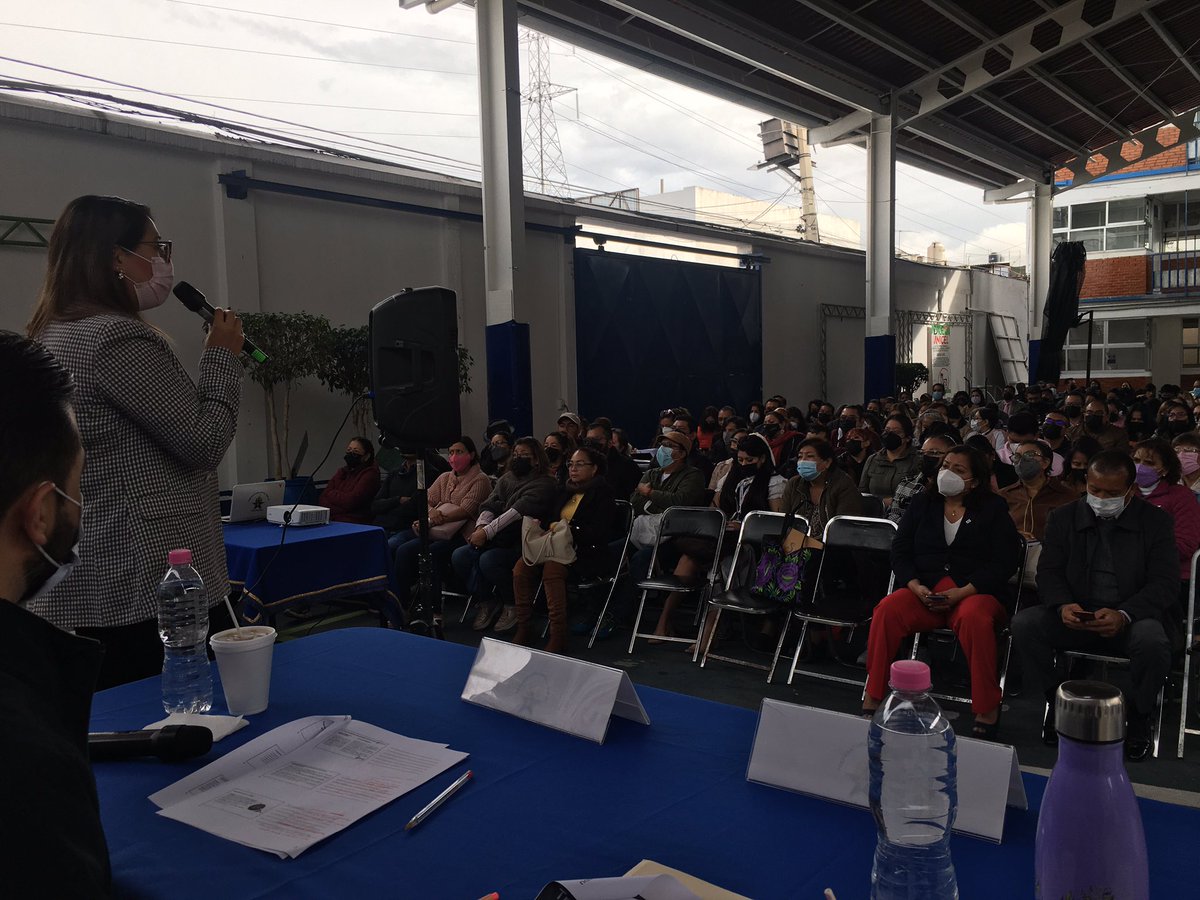chavitaprepa82's tweet photo. Segundo Día de la Jornada de Acompañamiento Docente en la zona escolar 044 BG, municipio de Nezahualcóyotl, Estado de México. Sede Escuela Preparatoria Oficial Núm. 82 José Revueltas. #SEI #EPO82 #CUJR #BG044 https://t.co/9FlBH0MWit