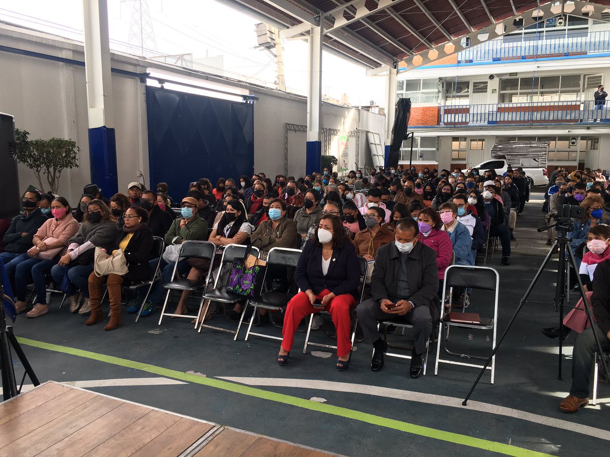 chavitaprepa82's tweet photo. Segundo Día de la Jornada de Acompañamiento Docente en la zona escolar 044 BG, municipio de Nezahualcóyotl, Estado de México. Sede Escuela Preparatoria Oficial Núm. 82 José Revueltas. #SEI #EPO82 #CUJR #BG044 https://t.co/9FlBH0MWit