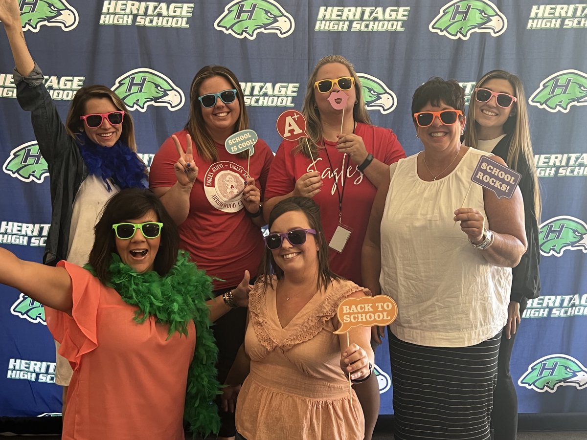 ArrowwoodEagles's tweet photo. The @ArrowwoodEagles third grade are coming alive today and ready for the start of the school year! The future is so bright formour Eagles 🦅 #stcspride #stcsbacktoschool #stcsitswhatwedo https://t.co/tcuTVm6vSQ