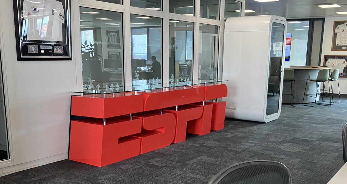 Becky Thompson tweet media