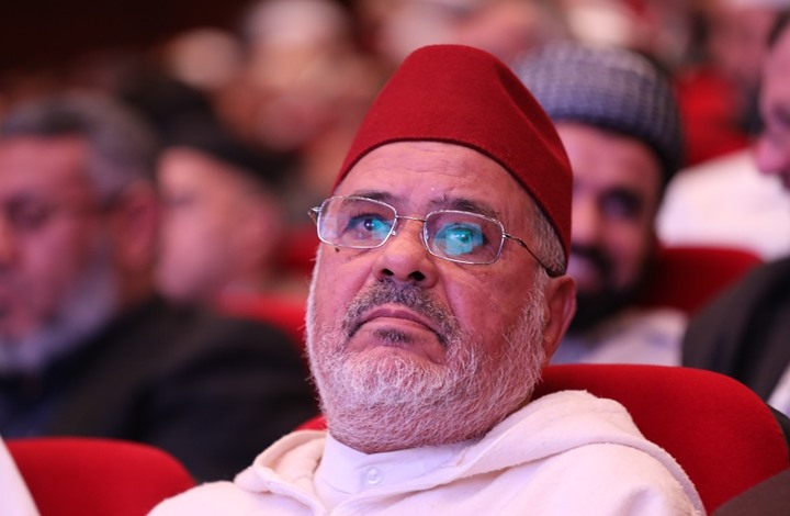 tiribark_'s tweet photo. أمّْ أنّ آلاف منّ شعبك حرّكوافيك الحميّةَ فانقهرتَ لِذاكا ،أمّ أنّهُ..أمّ أنّهُ..أمّ أنّهُ.. ماذا أقولُ مفسّراً لعويلك وبُكاكا
والله لا هذا ولا ذاك الذي..أبكاكَ يا هذا وهزّ عُراكا لكنْ بكيتَ ولِيّ نعمتِكَ الذي ربّاكَ وامتدّتْ إليهِ يداكا..

#الريسوني_إرهابي https://t.co/WPmTVfxVbb