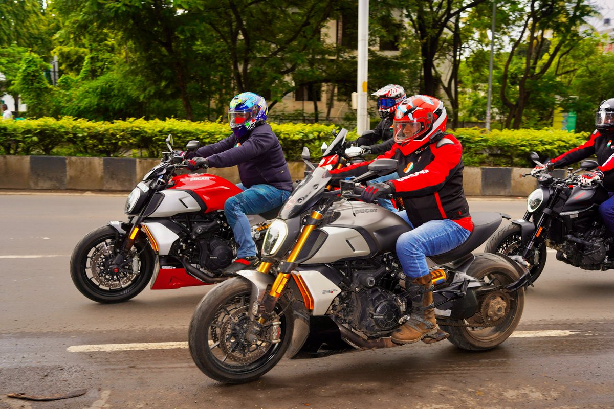 Ducati_India's tweet photo. This #InependenceDay, DOC Pune rode to the forefront of the true expression of freedom. Ducatisti came together as one, riding across the city with pride and the unwavering spirit of unity. Thanks to Ducati Pune for the great initiative! 🇮🇳
#DucatiIndia #IndependenceDayRide https://t.co/8YDENfhuOQ