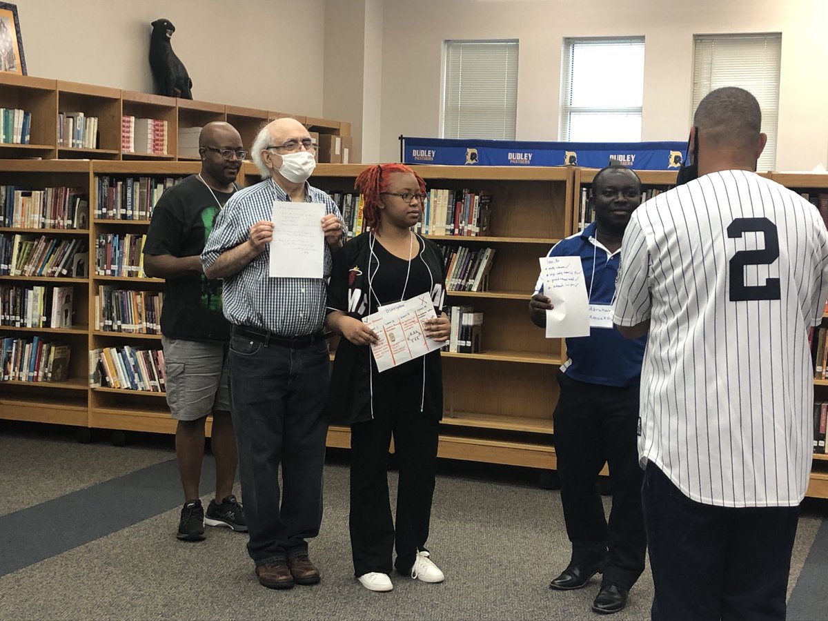 GlasherRobinson's tweet photo. Interactively going over the staff handbook 💙💛#ModelExpectations #CHAMPS ⁦@DhsGold⁩ ⁦@LatMcLaughlin01⁩ @MrsT_Brasher ⁦@JGiersbrook⁩ https://t.co/dI9BG4BTUi