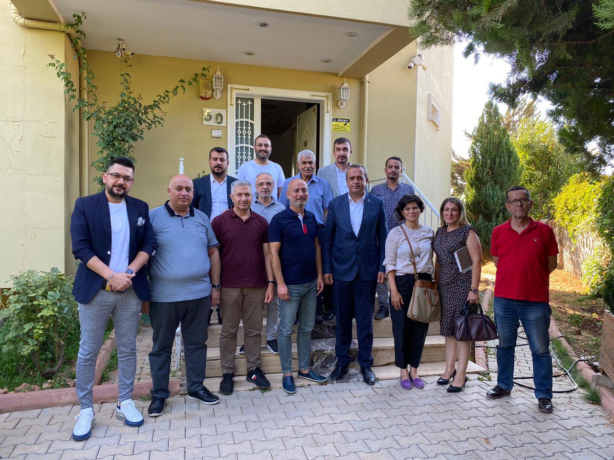 avertugrulkaya's tweet photo. Gaziantep Sağlık İş Adamları Derneği Başkanı Sayın Ergün Tatar ve dernek yönetim kurulu üyeleriyle medikal sektörünün sorunlarını konuştuk ve partimizin çözüm önerilerini anlattık.

Misafirperverlikleri için teşekkür ediyorum.

#SağlığınDevası https://t.co/CLBA1CkjaR