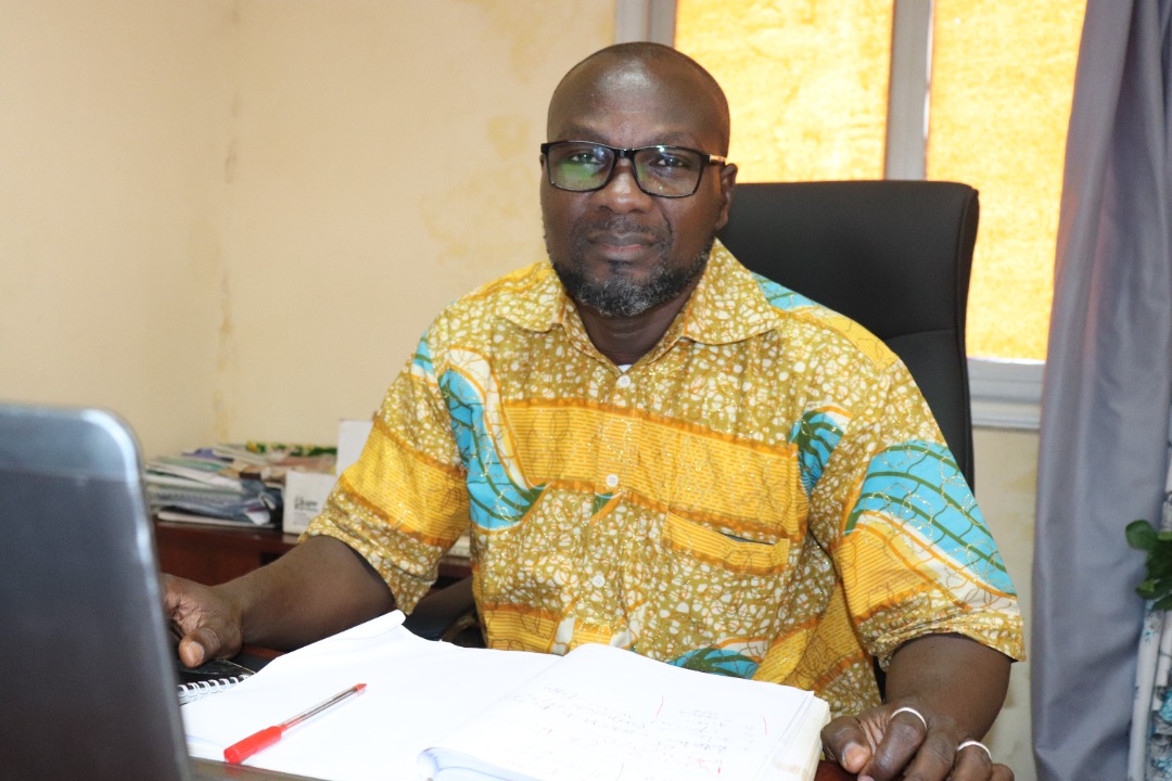 infowakat's tweet photo. #Burkina #Sécurité : « Avec le #PRECOPA, je donne 90 jours et les armes vont se taire », dixit Dr Guy Michel Brou.
2ème proposition : voici les moyens, dans six mois, si vous finissez avec la guerre, chaque soldat aura 500 millions plus deux villas.
https://t.co/u0q2Y3uFTl https://t.co/CGe5JHA3ON