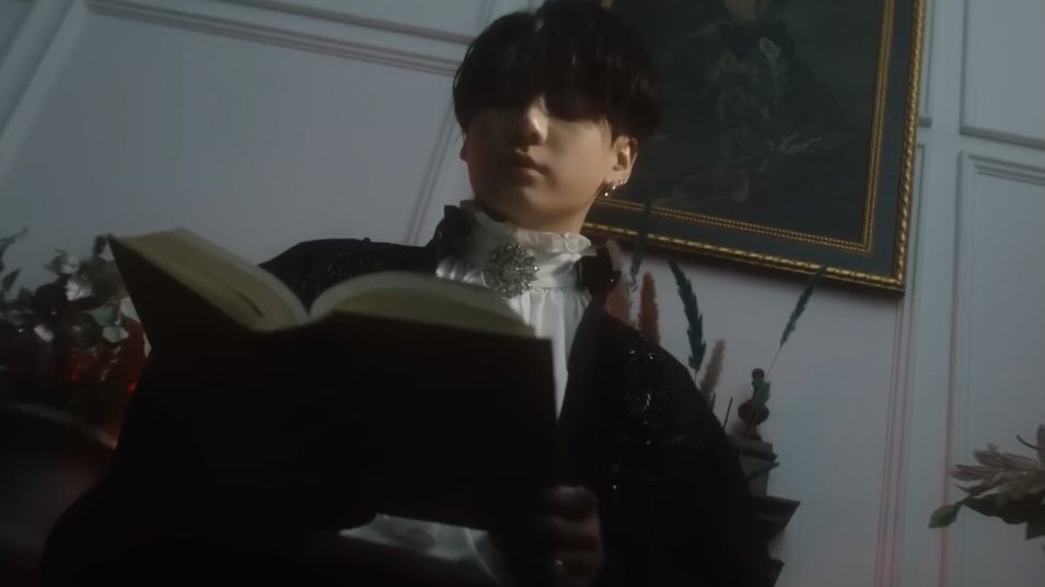 gukth's tweet photo. JEON JUNGKOOK STANS HOW ARE WE https://t.co/phyBhrawRw