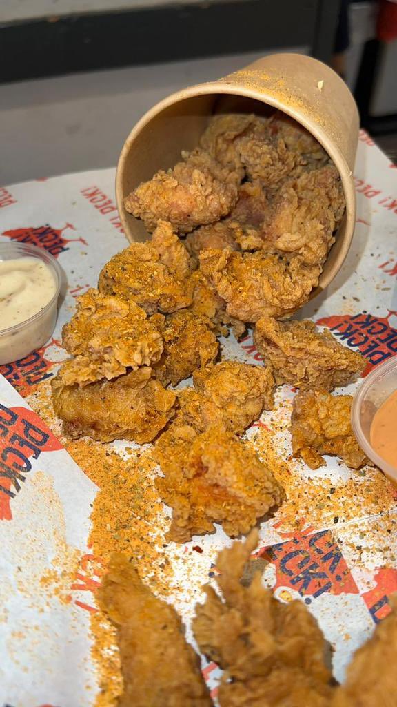 PeckPeckHackney tweet media