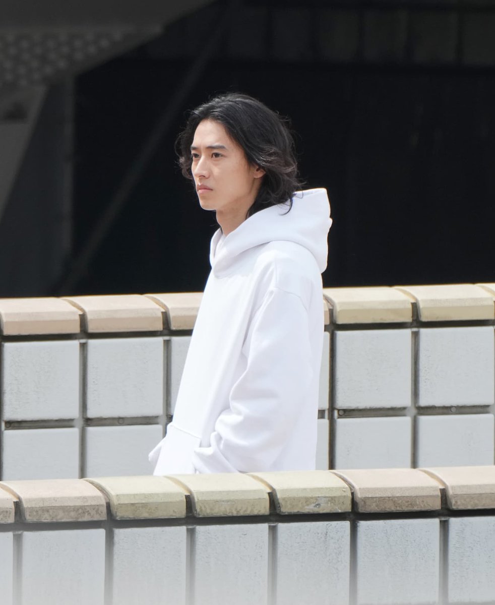 jdramaupdates's tweet photo. #YamazakiKento durante as gravações do seu próximo dorama #ChildrenOfAtom (Atom no Ko) da TBS no final de Julho https://t.co/RXOtmMZ9DT