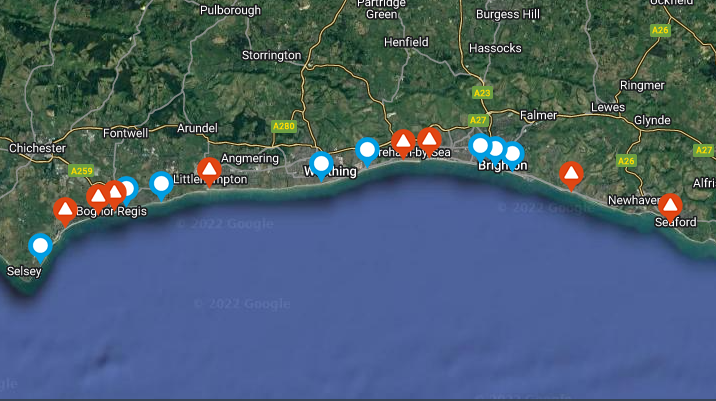 joe_stack_'s tweet photo. Red triangles are sewage dumps to bathing sites the past 24 hours #Sussex @SouthernWater https://t.co/3qSRm3hkmn