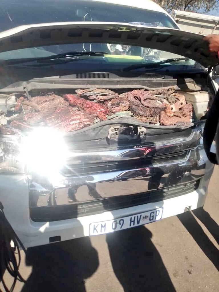 zimlive's tweet photo. Police in Bulawayo have arrested the driver of a South Africa-bound Toyota Quantum after they found copper cables worth R200,000 hidden under the vehicle's bonnet https://t.co/KaQ093PZju