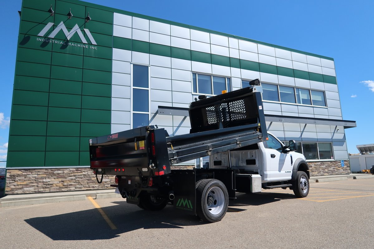 Ind_Machine_Inc's tweet photo. We just finished outfitting this F550 with a 11'9" Steel Voth Dump Body! 

It's not the only truck getting an upgrade, we have two more trucks in our shop getting outfitted with a Voth Dump Body of their own! https://t.co/z0k5qbnXws