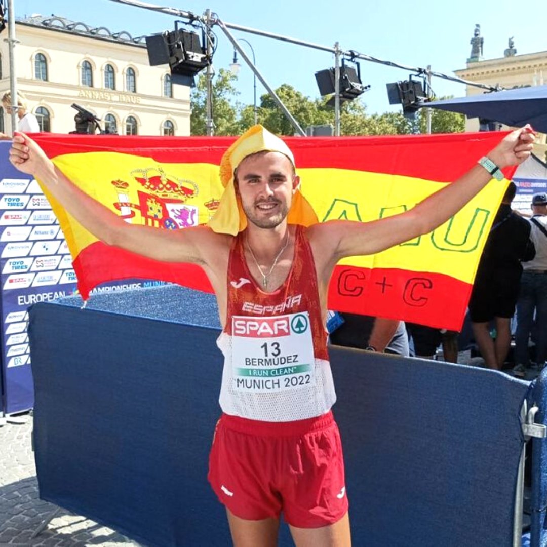 DatsMeLife's tweet photo. Manu Bermúdez y atraviesa la línea de meta del Europeo de Munich en 4 lugar con un tiempo de 2:32:31⏱️ 

@manuathleo tiene un gran recorrido: 

🏆Campeón España Absoluto 10km marcha 2022
🏆Campeón de España Sub23, Sub20, Sub18 y Sub16

¡Felicidades y muchos éxitos🙌!

#Munich2022 https://t.co/6TqI6EGj7a