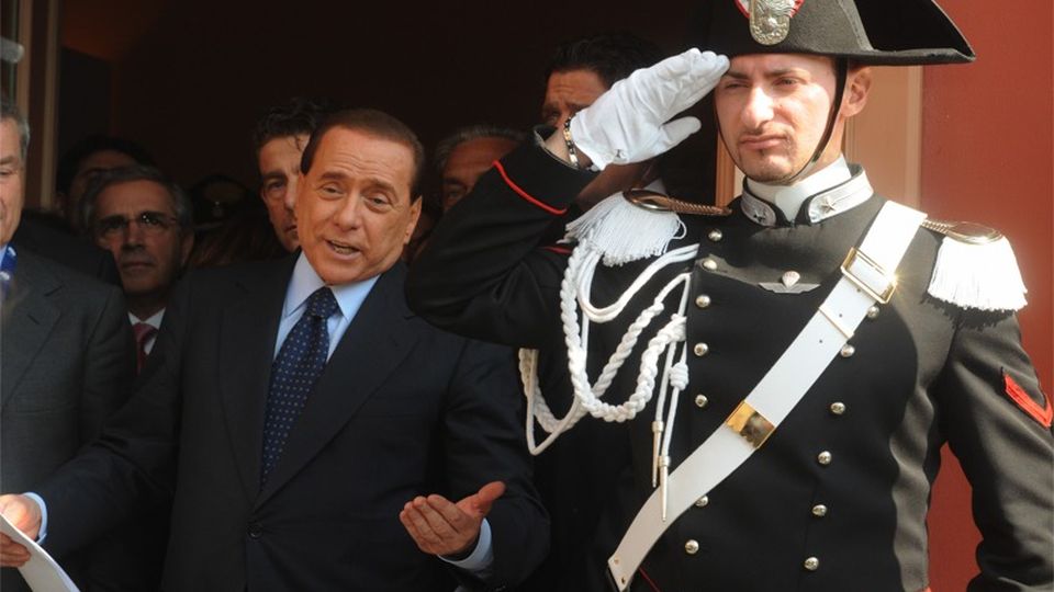 InFoDifesa's tweet photo. Nella sua pillola di programma elettorale, Silvio Berlusconi ha presentato il piano per la sicurezza di Forza Italia

 #Berlusconi #carabinierediquartiere #polizia #poliziotto #poliziottodiquartiere

https://t.co/XDZKUMN5Wu https://t.co/eaHdlL7LmI