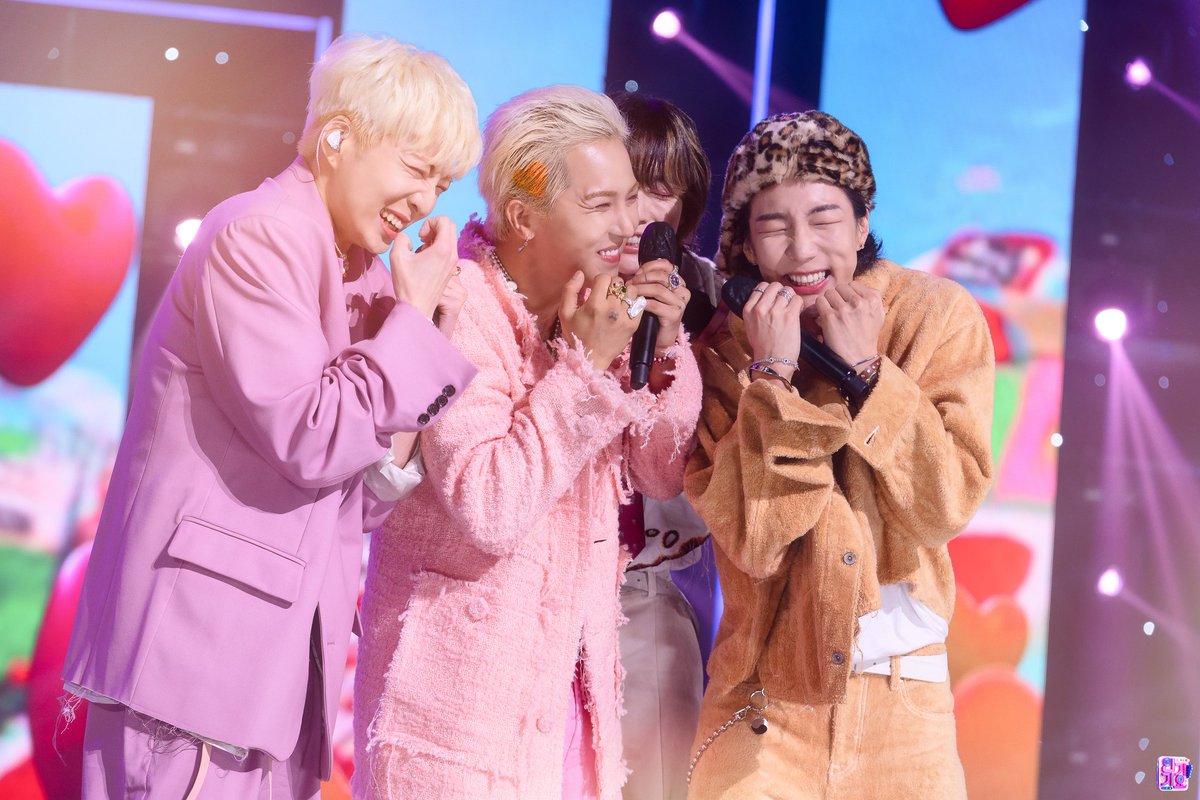 SelinaChen88's tweet photo. #지켜나가자_위너_8주년_영원히
#Happy8thAnniversaryWINNER 
💙💙💙💙 https://t.co/44jDTPW6Yt