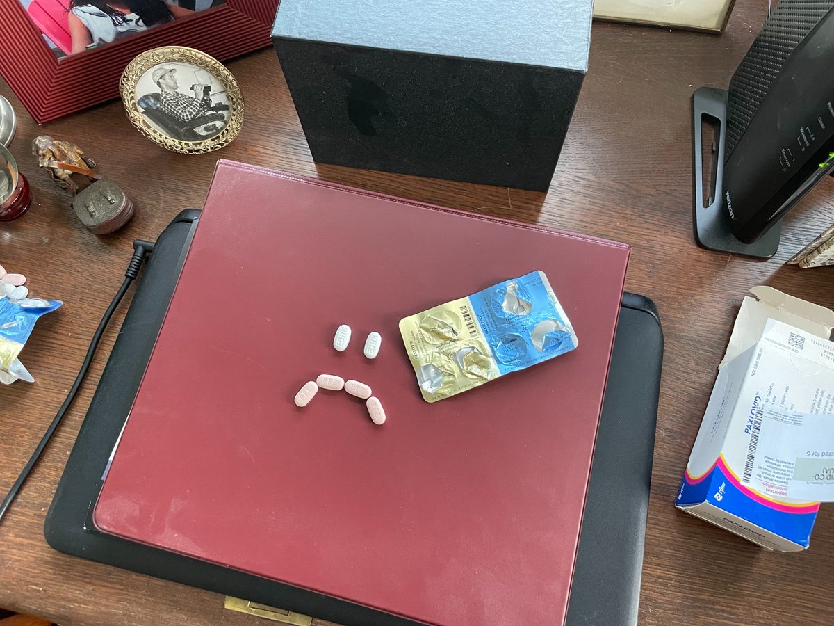 What, Exactly, Is ‘Paxlovid Mouth’ and How Do You Get Rid of It? :( 

Photo Illustration for <a href="/WSJ/">The Wall Street Journal</a> + behind the scenes, s/o to my family for letting me borrow their unused pills

wsj.com/articles/what-…