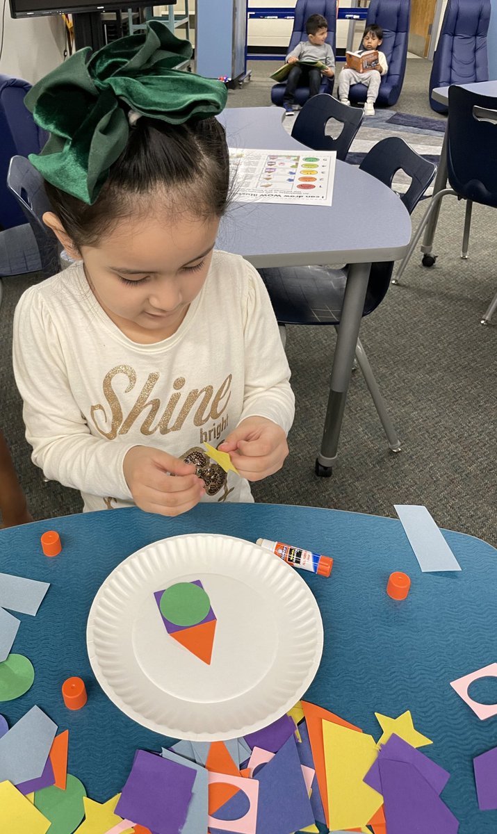 FairOaksEagles's tweet photo. Kindergarteners visited the library today to learn about how shapes are used in a story. We read #RoundisaTortilla by author Rosanne Greenfield Thong &amp; illustrated by @johnparraart &amp; made a story picture with shapes. #FairOaksEagles #LintheLibrary #LibraryFairOaks https://t.co/t9ApEo08vE