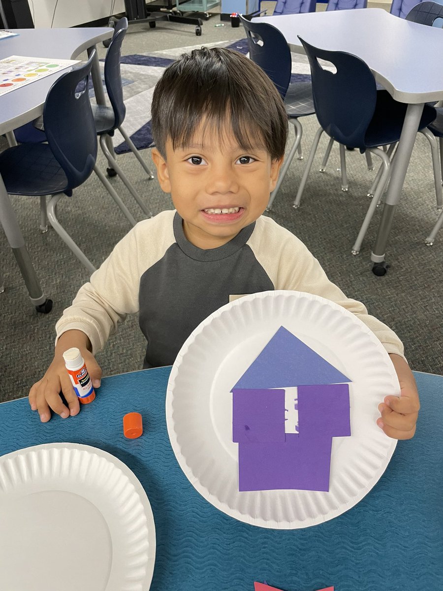 FairOaksEagles's tweet photo. Kindergarteners visited the library today to learn about how shapes are used in a story. We read #RoundisaTortilla by author Rosanne Greenfield Thong &amp; illustrated by @johnparraart &amp; made a story picture with shapes. #FairOaksEagles #LintheLibrary #LibraryFairOaks https://t.co/t9ApEo08vE