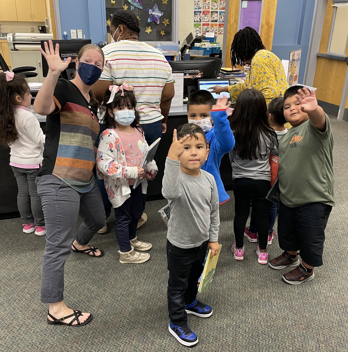 FairOaksEagles's tweet photo. Kindergarteners visited the library today to learn about how shapes are used in a story. We read #RoundisaTortilla by author Rosanne Greenfield Thong &amp; illustrated by @johnparraart &amp; made a story picture with shapes. #FairOaksEagles #LintheLibrary #LibraryFairOaks https://t.co/t9ApEo08vE