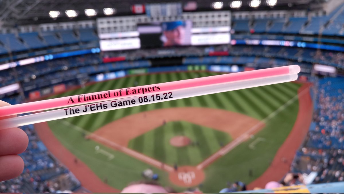 vikionline's tweet photo. I had a wonderful evening with #Earpers at the Blue Jays game. 

Thanks everyone who helped me search for my phone. Someone found it, but I had to run to catch a train. 
I had a lot of fun with you all! https://t.co/54ig2cS8Bk