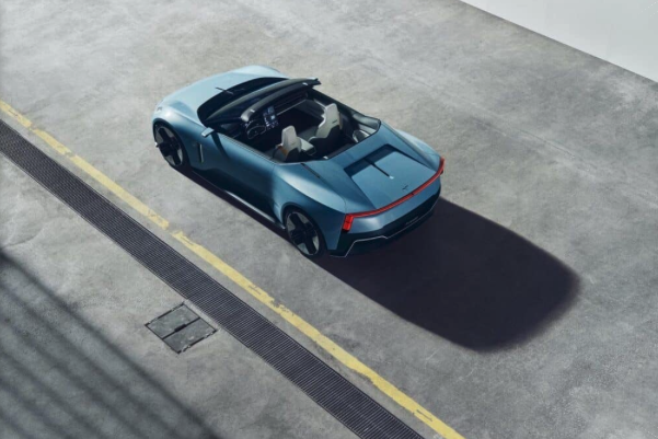 HeadlightNews_'s tweet photo. Polestar confirms O2 roadster concept going into production, launching in 2026 as the Polestar 6. Naturally, they're taking deposits now, reports TheDetroitBureau. https://t.co/12Ey4D9e8K #Polestar #PolestarO2 #Polestar6 https://t.co/Nr21WF5fDy