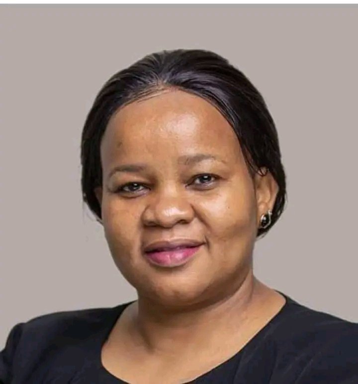 vickdimpoles's tweet photo. What's your take on IEBC team split? https://t.co/i1YCjbrMDh