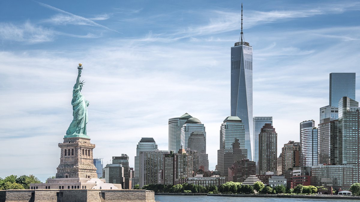 Gatwick_Airport's tweet image. 🗽 There’s no place quite like New York - from the iconic skyline to the culinary and entertainment scene. 

It's now even easier to reach the big apple 🍎 with direct daily flights @flynorse ✈ so we sent Gary to take in a show on Broadway!

Book now at flynorse.com