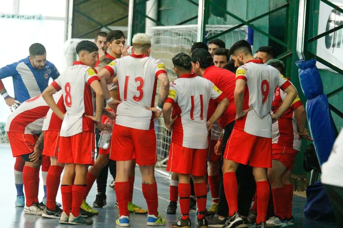 FutsalAAAJ's tweet photo. #AAAJ 🇦🇹 ¡Nada que reprocharse, familia! 👊
#ElSemilleroDelMundo 🌎 cayó por 3-2 en su duelo de #CopaBafi ante San Martín de Tigre y se despidió de un certamen que nos ilusionaba a todos. 🏆
¡Un nuevo sueño ya comenzó con el Clausura y vamos por él! 🤩
#VamosBicho 🐞 https://t.co/v4vWZtZ1Yt