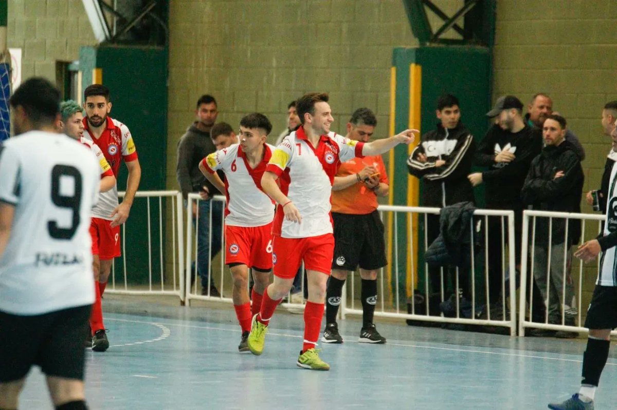 FutsalAAAJ's tweet photo. #AAAJ 🇦🇹 ¡Nada que reprocharse, familia! 👊
#ElSemilleroDelMundo 🌎 cayó por 3-2 en su duelo de #CopaBafi ante San Martín de Tigre y se despidió de un certamen que nos ilusionaba a todos. 🏆
¡Un nuevo sueño ya comenzó con el Clausura y vamos por él! 🤩
#VamosBicho 🐞 https://t.co/v4vWZtZ1Yt