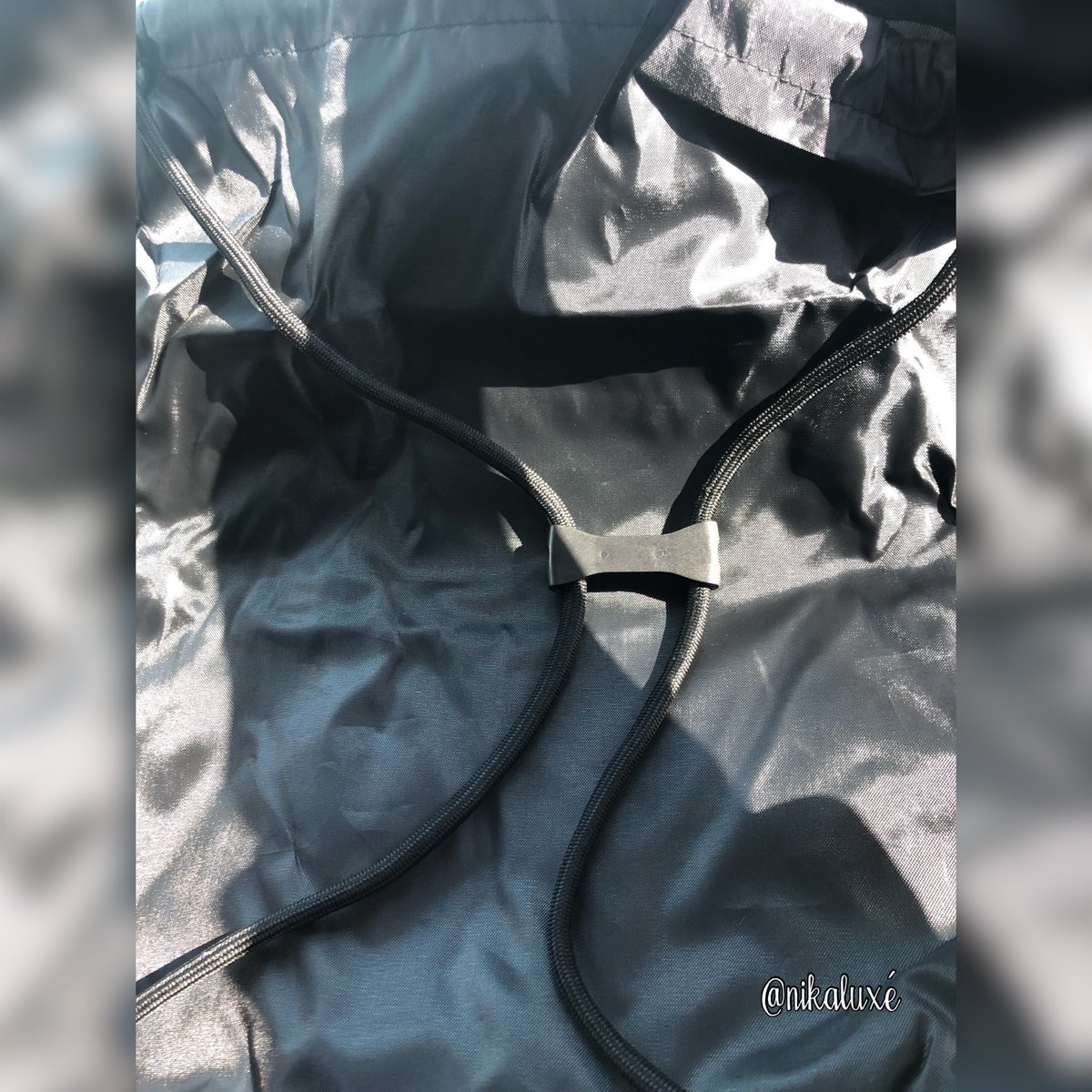 NikaLuxe's tweet photo. Woohoo, I just snagged my drawstring backpack @tmobile.🎒Staff was friendly and the store was clean &amp; inviting.👍🏽

Shh, there’s a surprise inside.😉

#MagentaMagic #Magenta #PositiveVibes #Tmobiletuesdays #getthanked #freebies #backpack #TMobile #tmobile #tmobileapp #Tuesdayvibes https://t.co/jEooBFcEnG