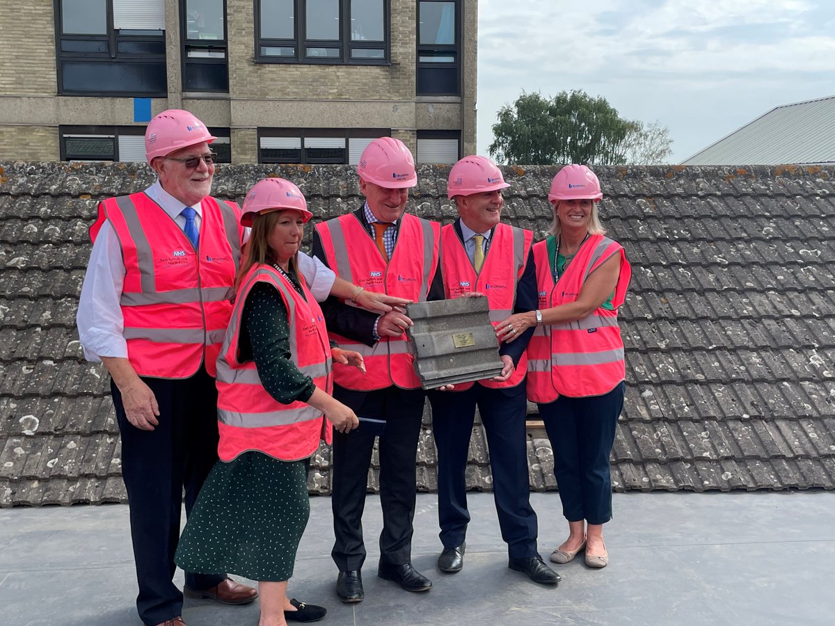 ESNEFT_EFM's tweet photo. Today was the topping out ceremony for the new Breast Care Centre at Ipswich, where the final roof tile was put in place to mark completion of the main construction element of the project. This is such a fantastic achievement by our Capital Team and a milestone to be celebrated! https://t.co/bRWdK2KH8v