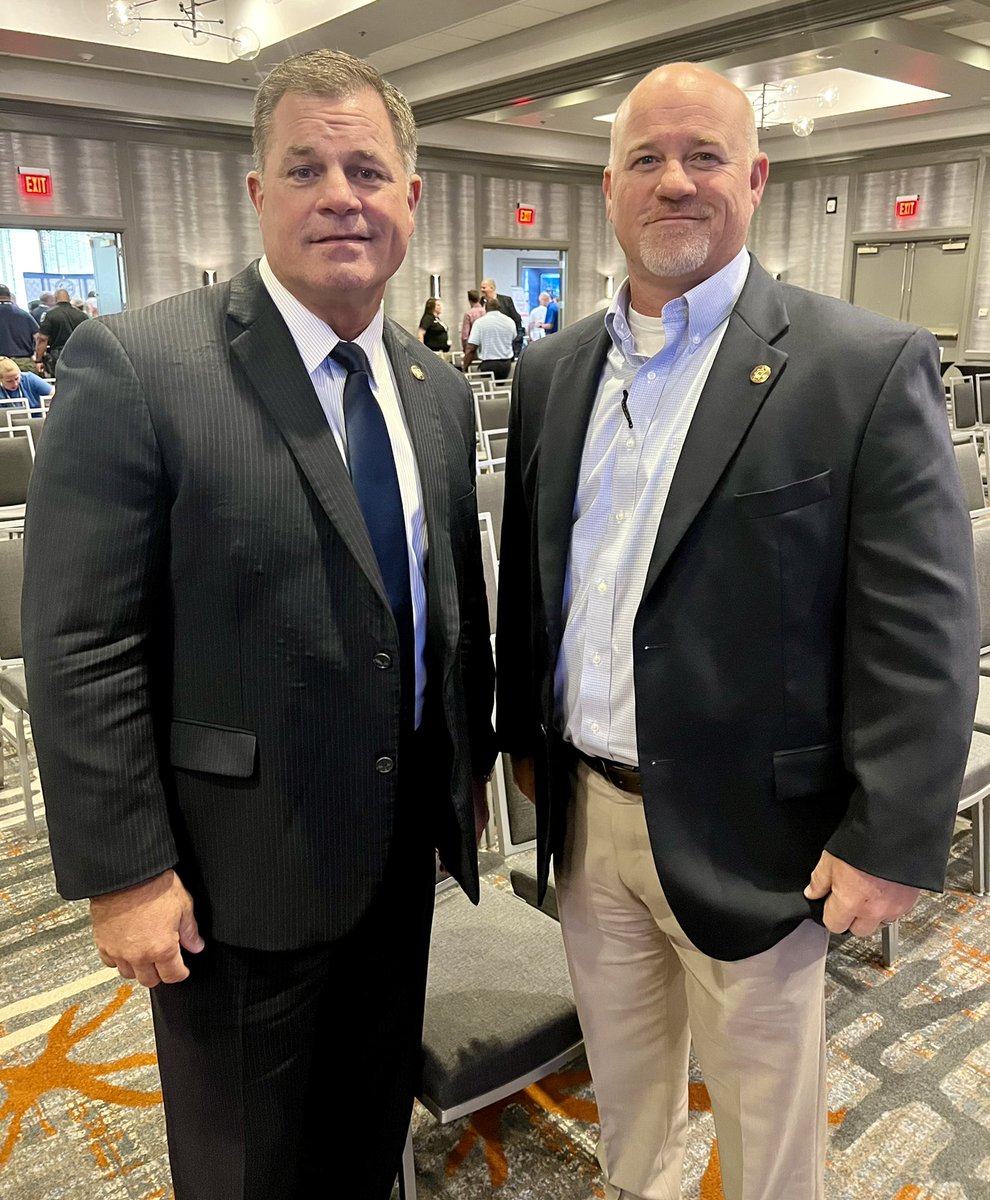 mcsosheriffAL's tweet photo. #JAILCON members are in Huntsville all this week talking to attendees about officer safety and wellness no-cost resources they have for officers who work in jails, detention, and correctional facilities. https://t.co/7745mVgyV7