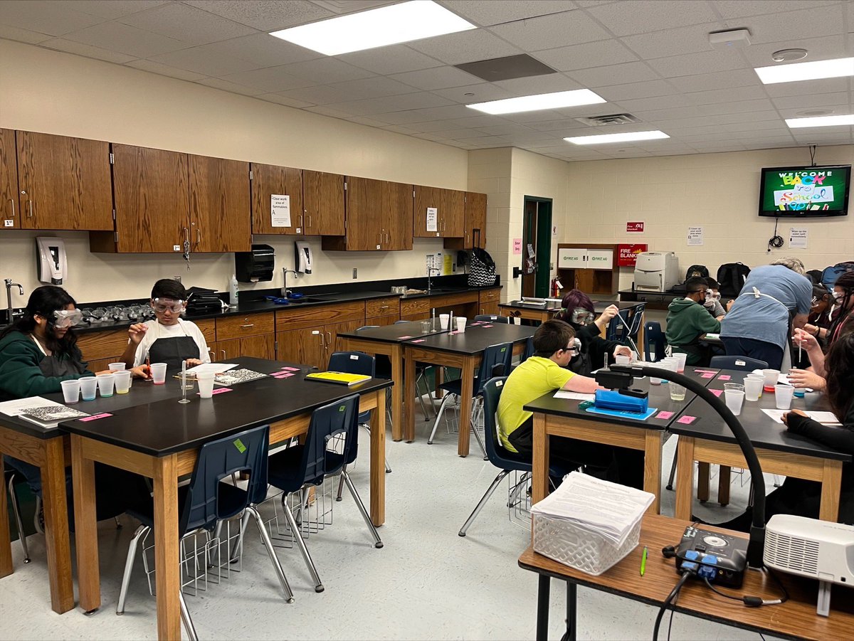 Ms. Mohr’s class engaged in a lab during Science! #moorheadfamily