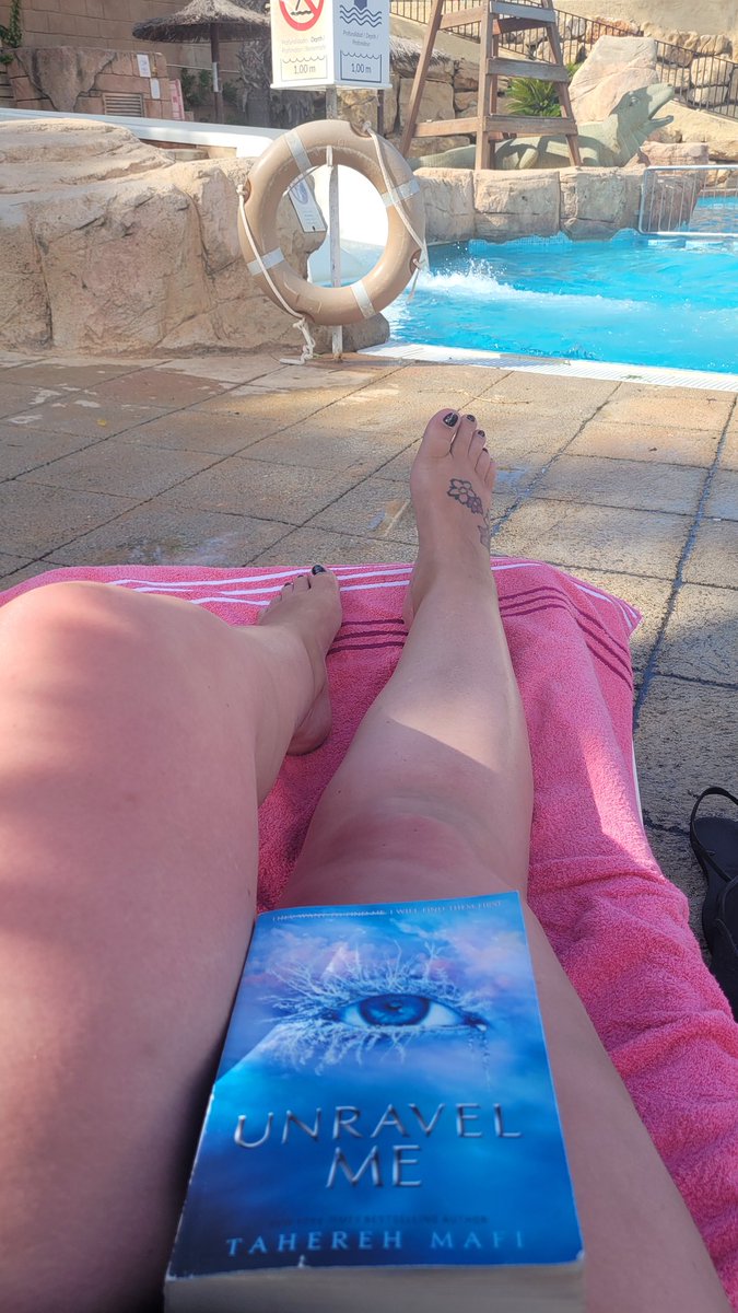 CrazyLeaLeaGame's tweet photo. Sad to be coming home but grateful for the half hour alone #holiday #lastday #feetΩ #almosthometime #5minutespeace #mumtime https://t.co/8ikd9KwVZv