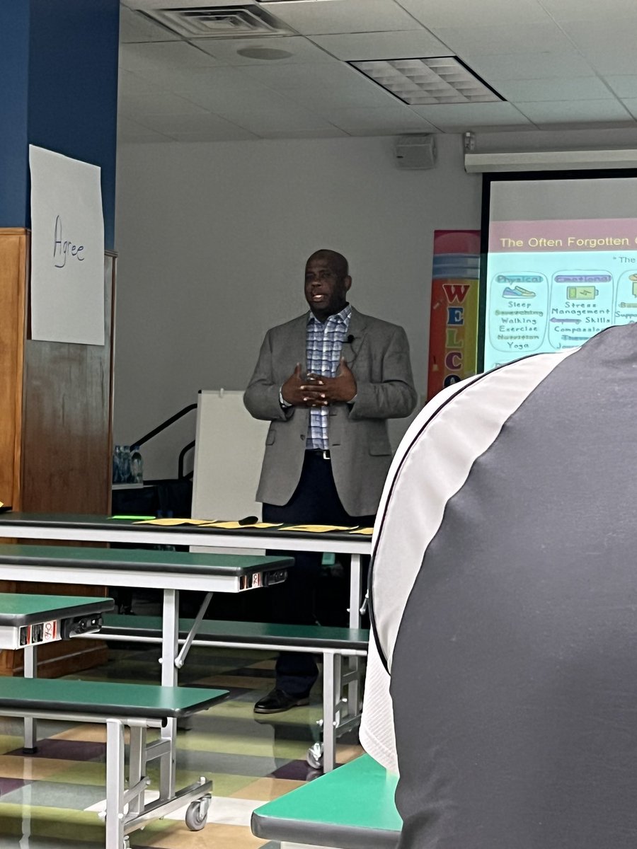 MsBenton7's tweet photo. Listening to @TyHoward_Speaks presentation “Having Tough &amp; Sensitive Culturally Based Conversations at Work or in the Classroom - The Right Way.” One of the things sticking with me is “education - once you put it in there, no one can take it from you!” #UPCSTrngDay #GGPost4Prize https://t.co/jE96lOxhy6