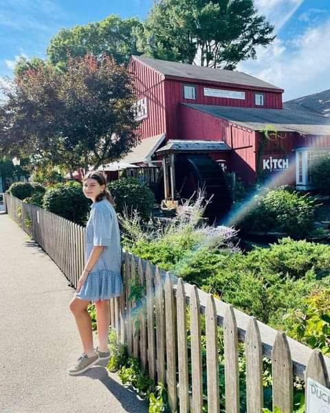 sbs_saints's tweet photo. We’re so excited to see Yevgenia, one of our incoming international students from Ukraine, getting comfortable in her new home away from home! 🇺🇦

Thank you to AIEP_usa for sharing these pics with us! 

#LoveBeingASaint https://t.co/6gwyfPppaJ