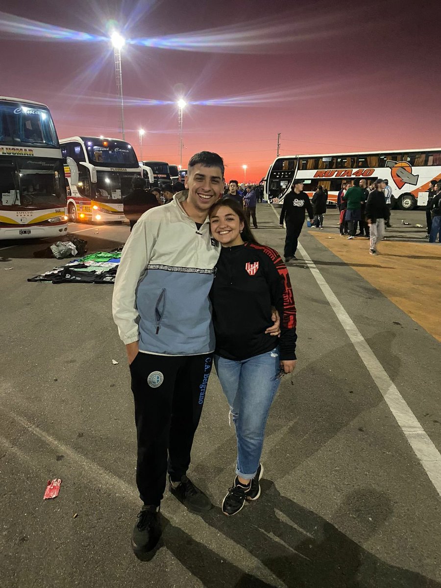 Que haría sin vos mi tomi ❤️

así de juntos y felices hasta el viernes... después vemos. muerto.